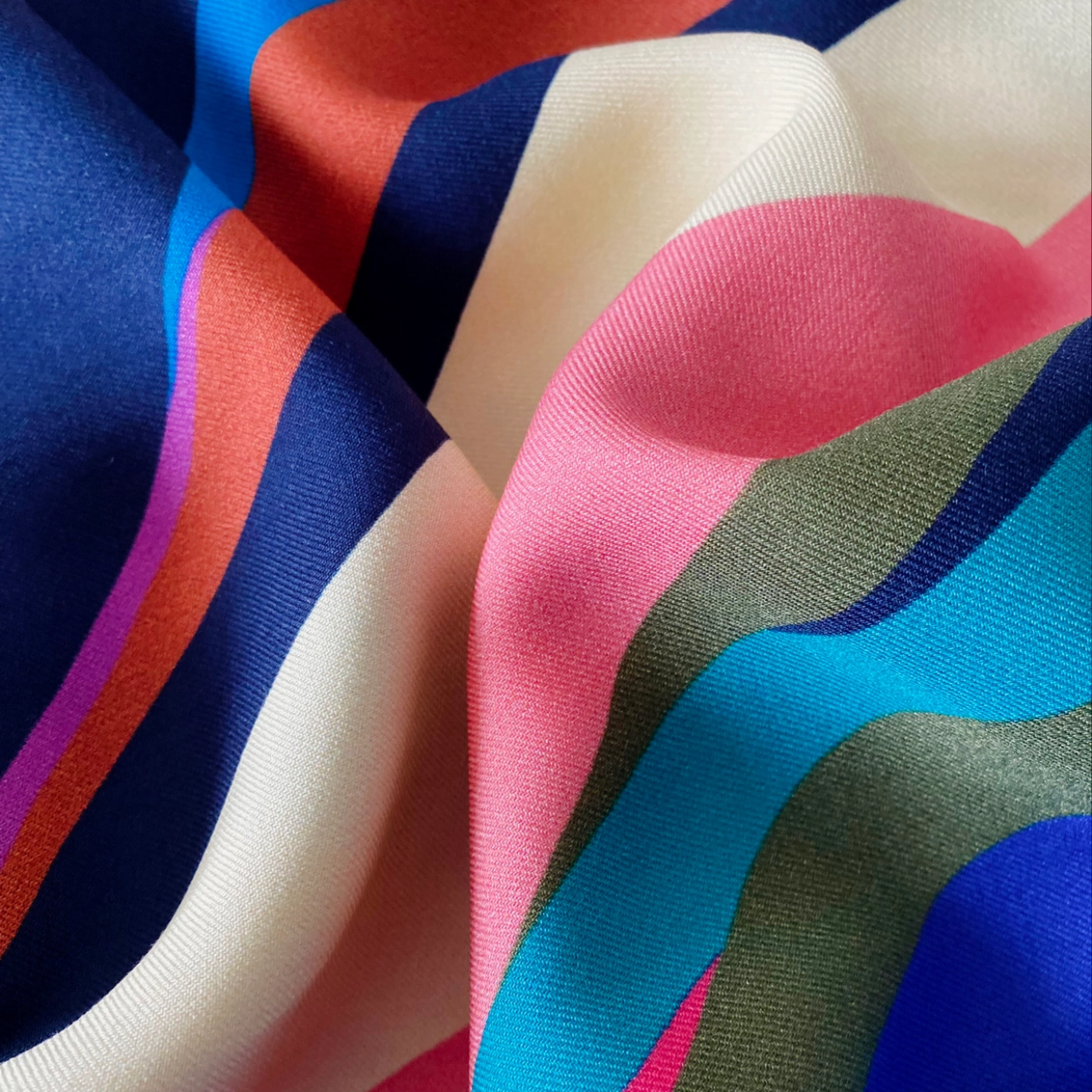 Tissu crêpe viscose Rainbow par My Dress Made - Imprimé en France