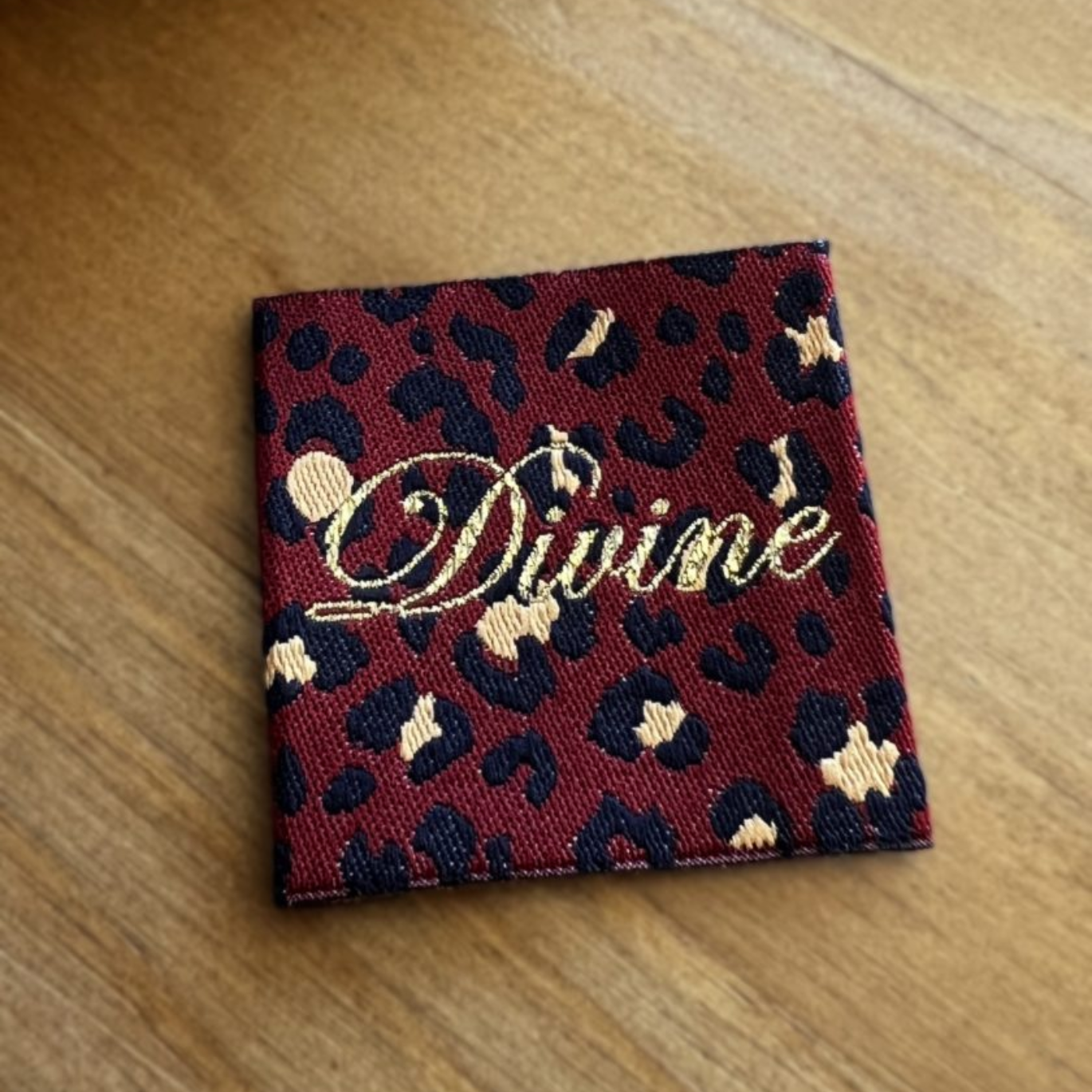 Étiquette "Divine" Léopard Bordeaux par My Dress Made - Tissée en France