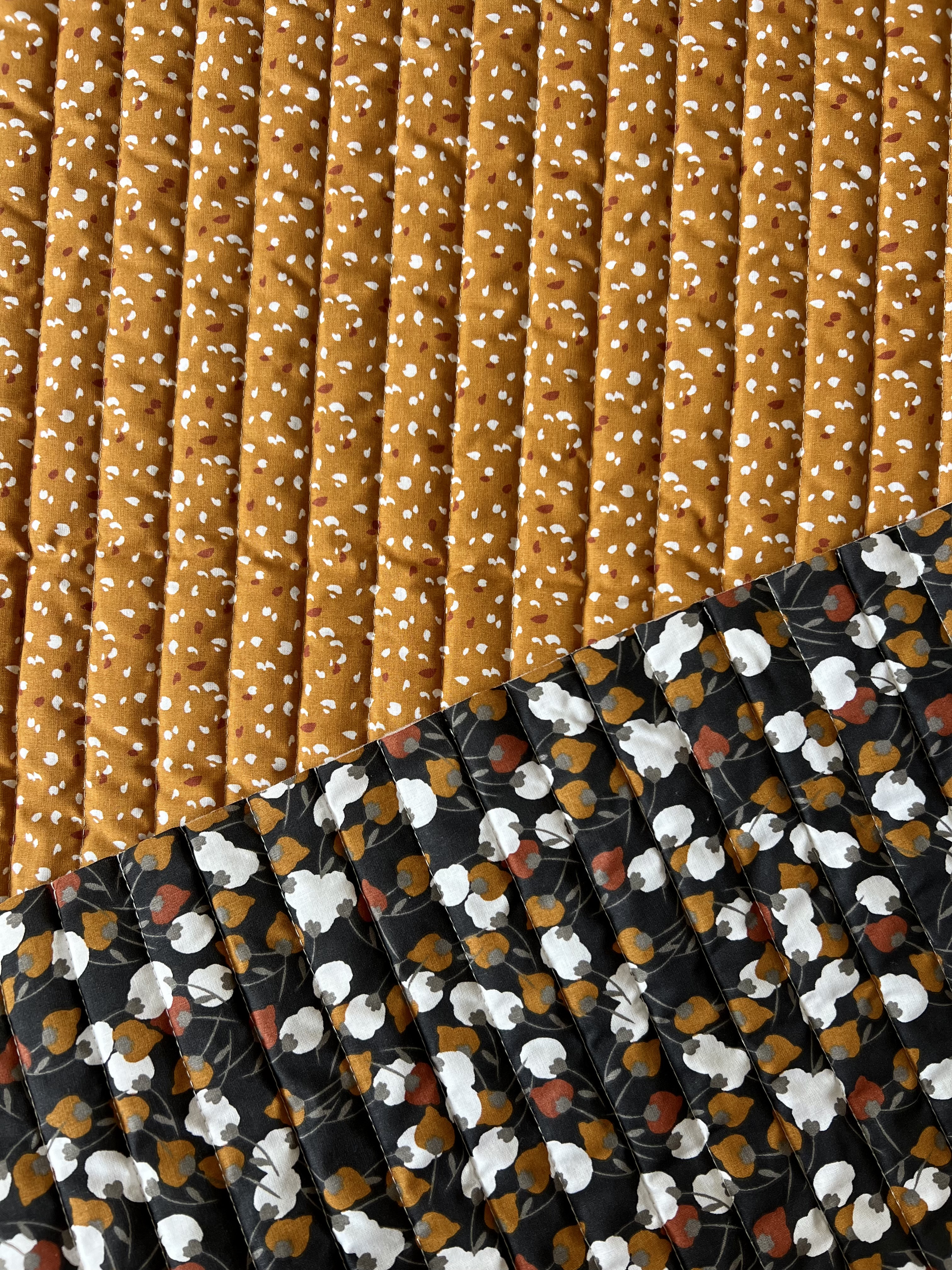 Tissu Coton Matelassé Vertical Dimeo Chocolat
