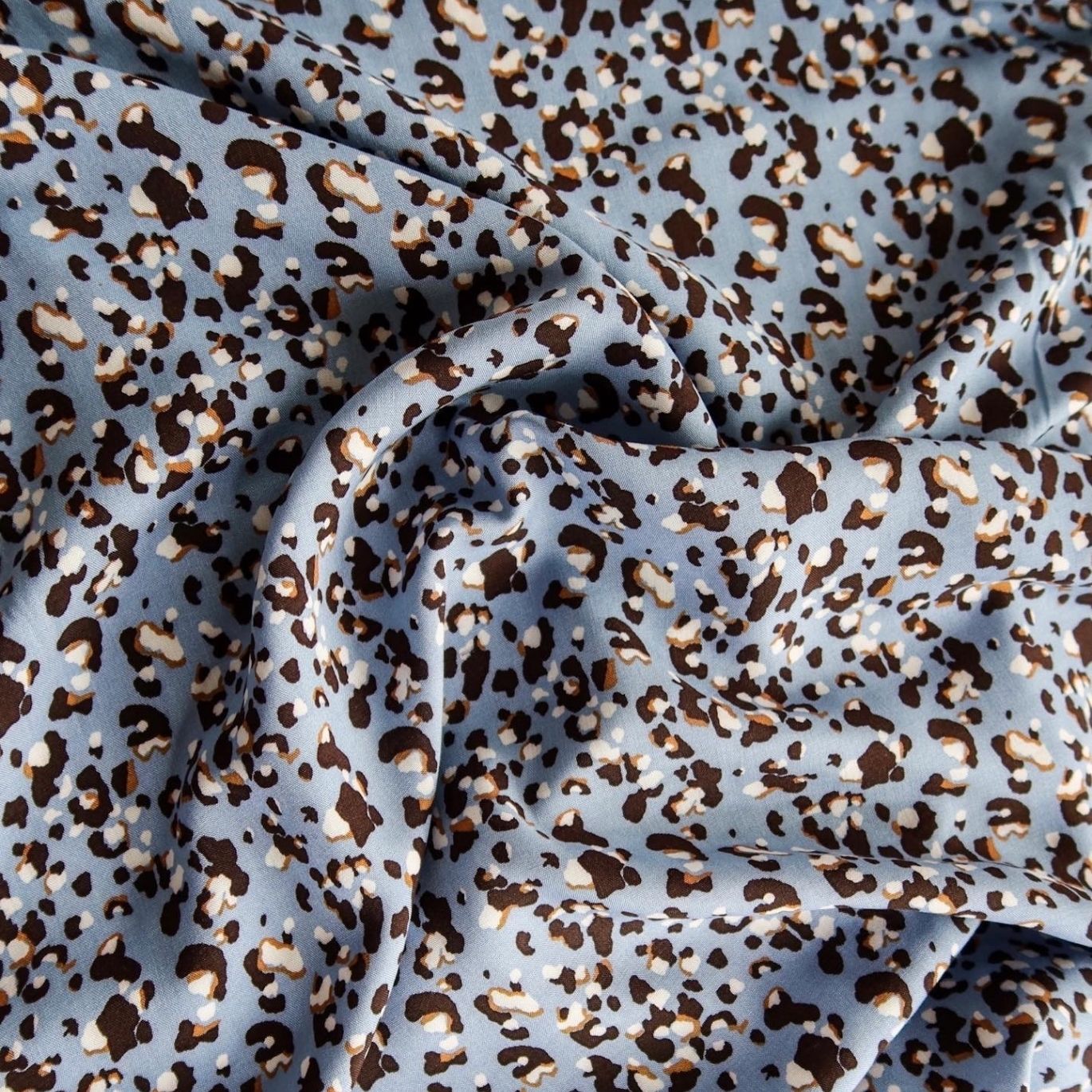 Viscose à imprimé léopard BLEU CIEL