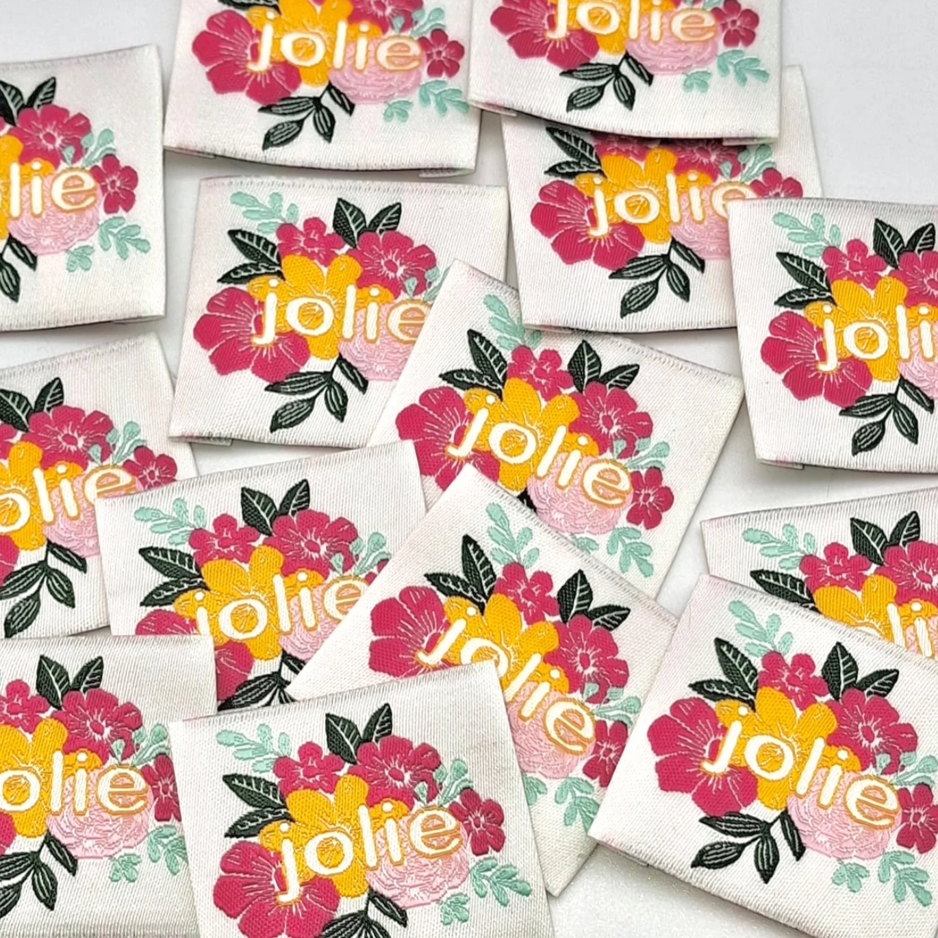 Étiquette à coudre "Jolie" multicolore