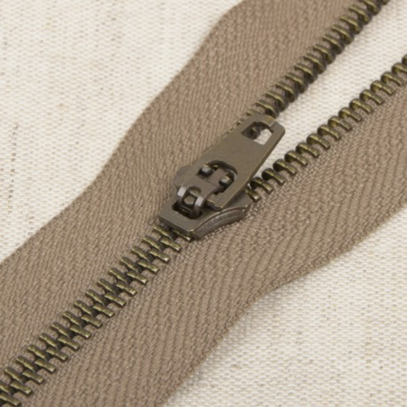 Zip Métal Bronze Non Séparable Taupe 18 cm