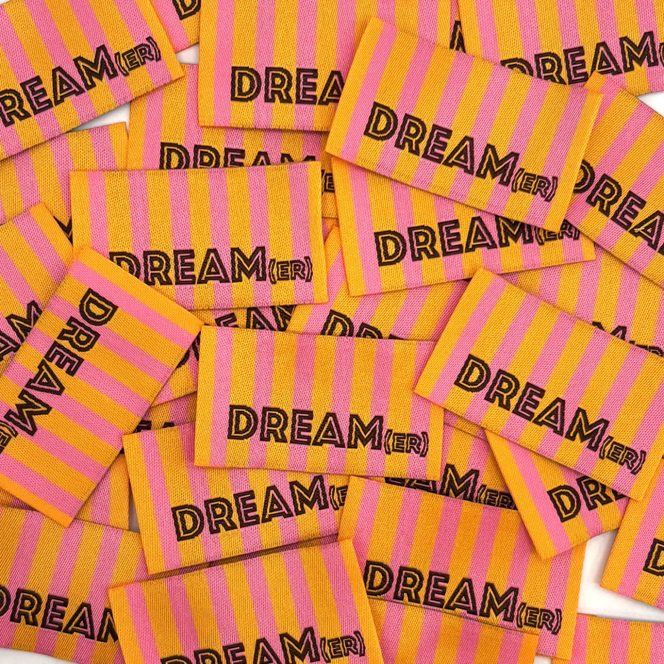 Étiquette à coudre "Dream(er)" Rayée