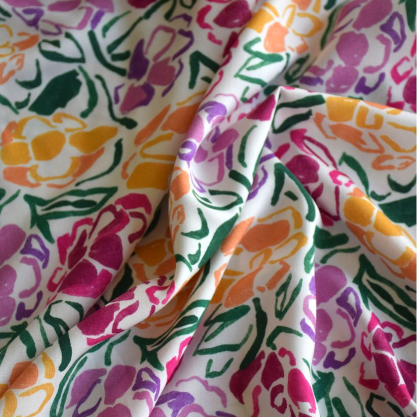 Tissu Viscose  "Roseraie Daylight" par Cousette