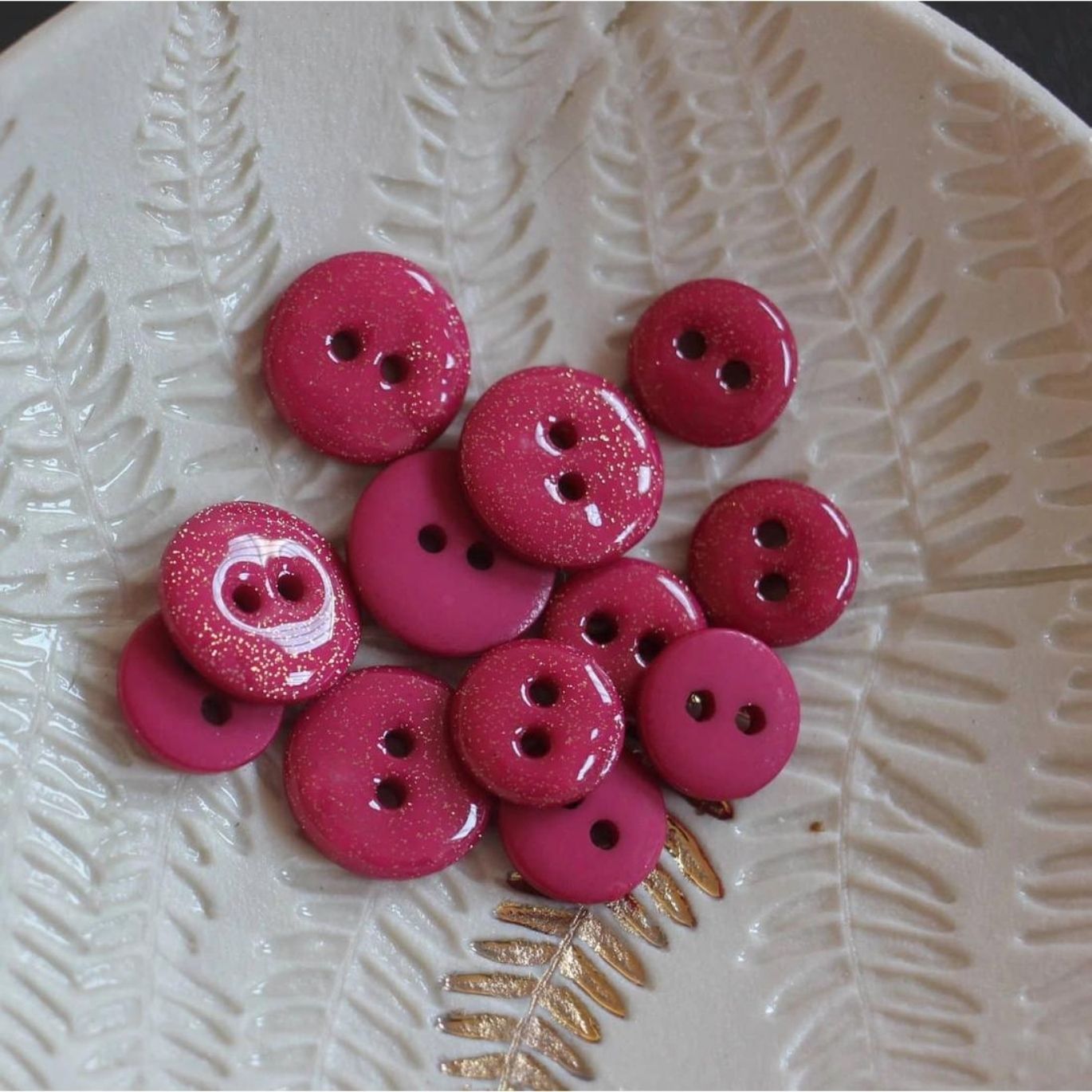 Boutons glitter deux trous Lise Tailor - 12 mm - Fushia