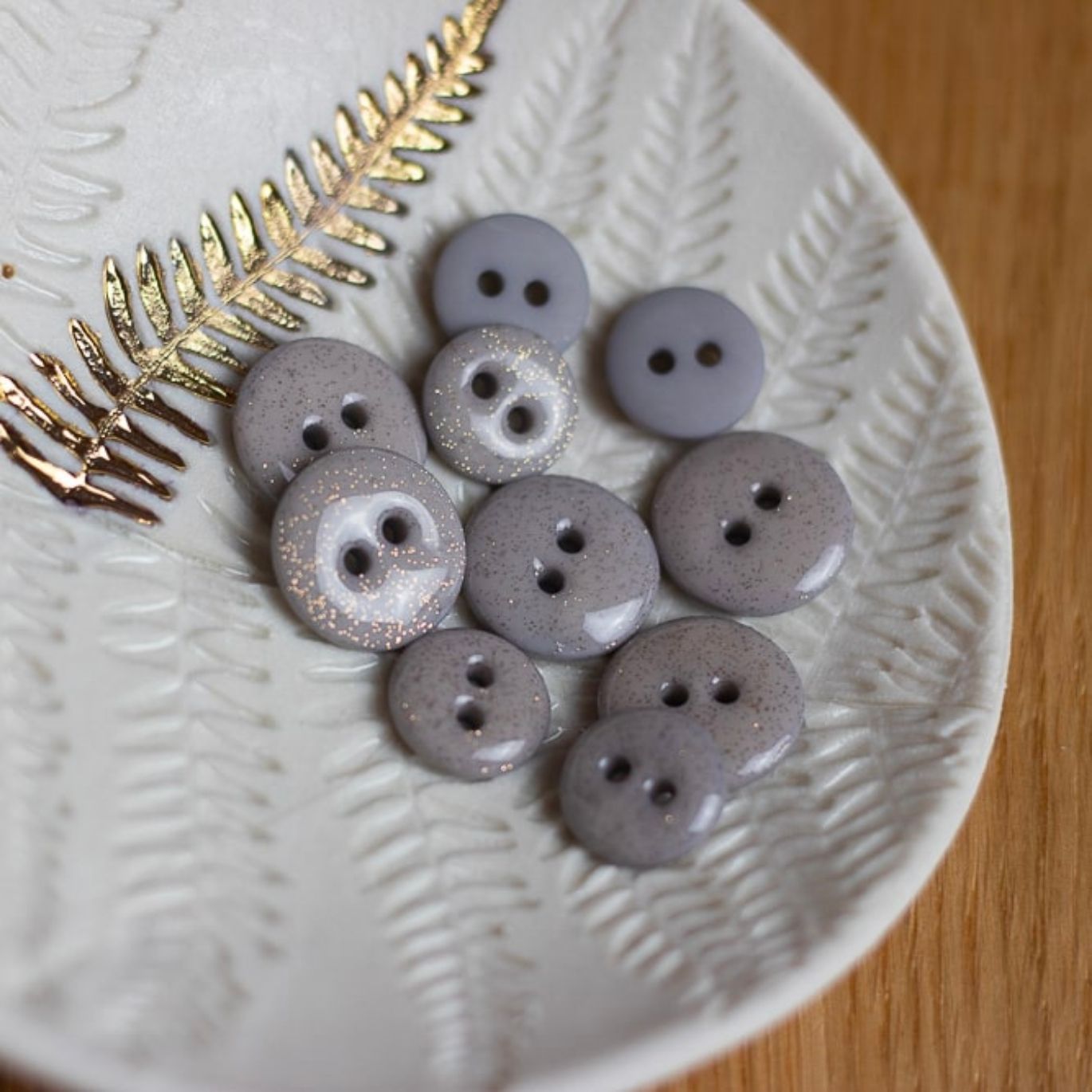 Boutons glitter deux trous Lise Tailor - 12 mm - Gris Perle