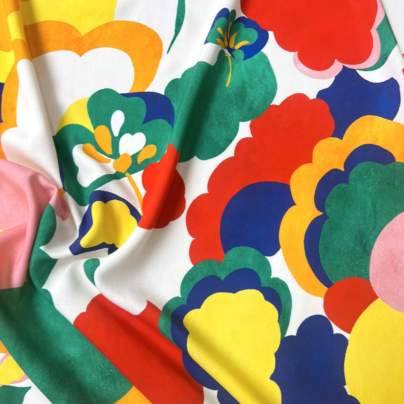 Tissu viscose "Flora Viva" par Cousette