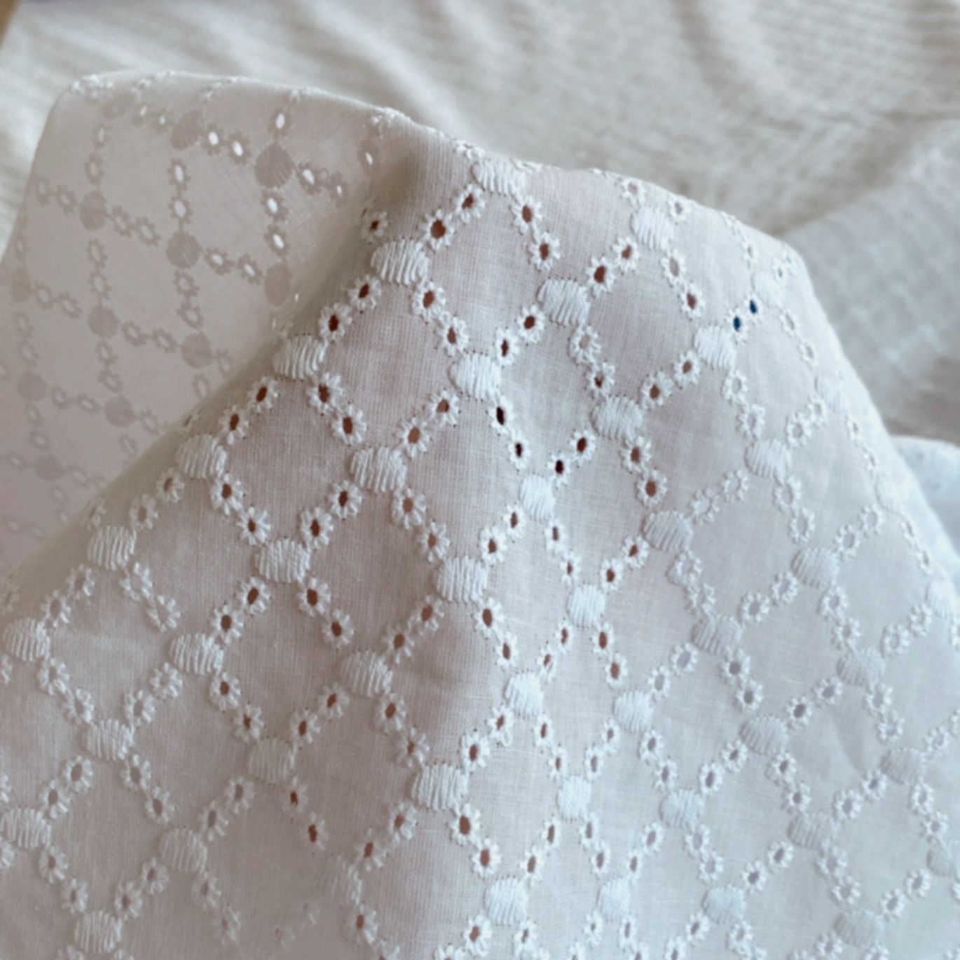Broderie Anglaise Anne