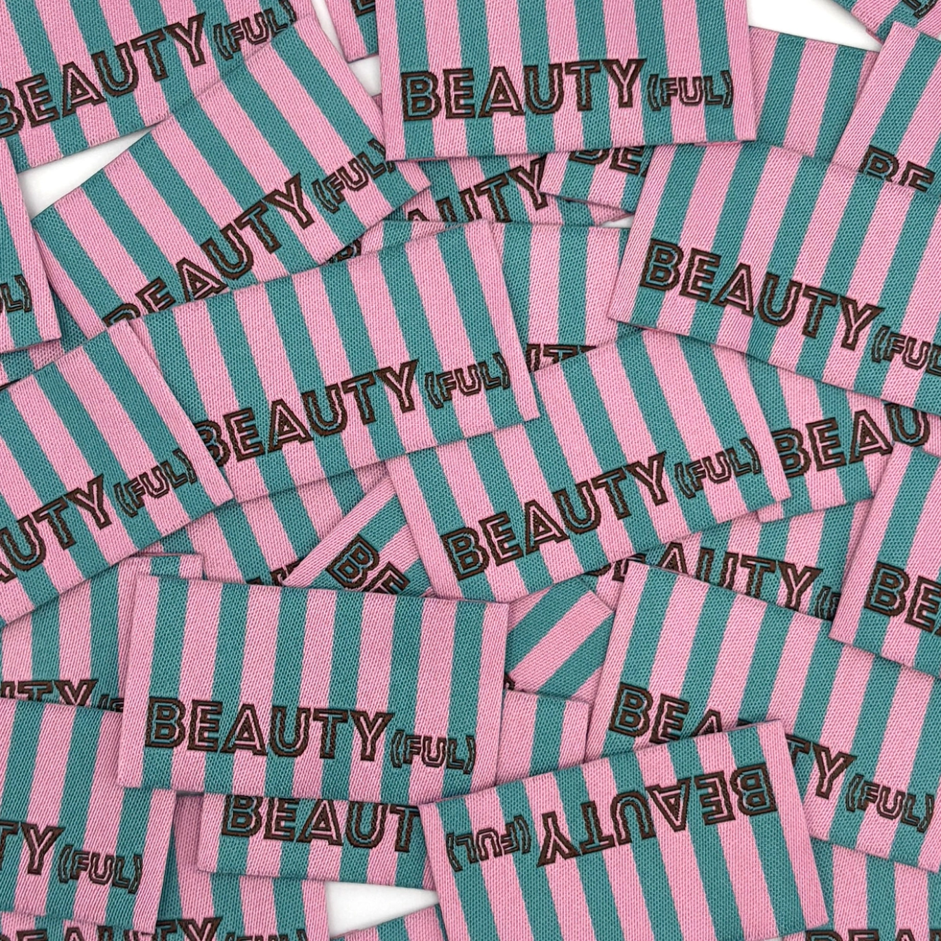 Étiquette à coudre "Beauty(ful)" Rayée